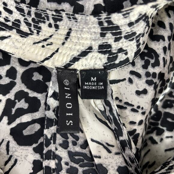 Sioni Women’s Tank Size M | Animal Print V-Neck Top with Back Cutout - Picture 6 of 6